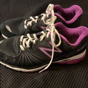 New Balance Barringer 890 women’s sneakers